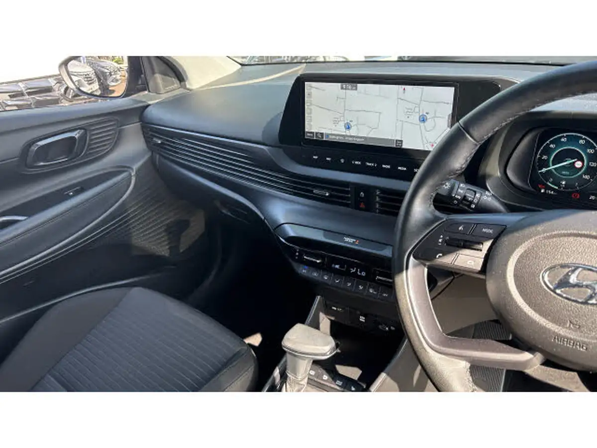 2022-hyundai-i20-10-t-gdi-premium-dct-big-13