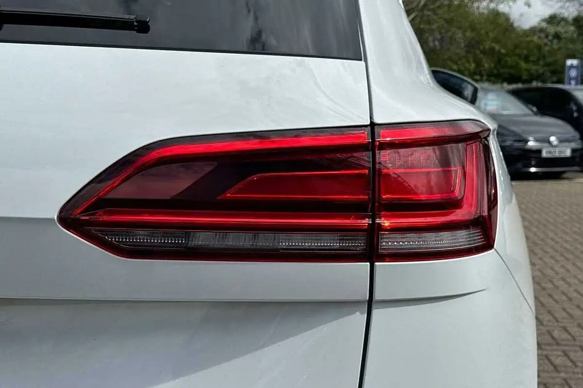 2019-volkswagen-touareg-30tsi-r-line-big-18