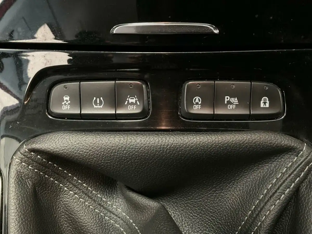 2020-vauxhall-grandland-x-12-sri-nav-big-41