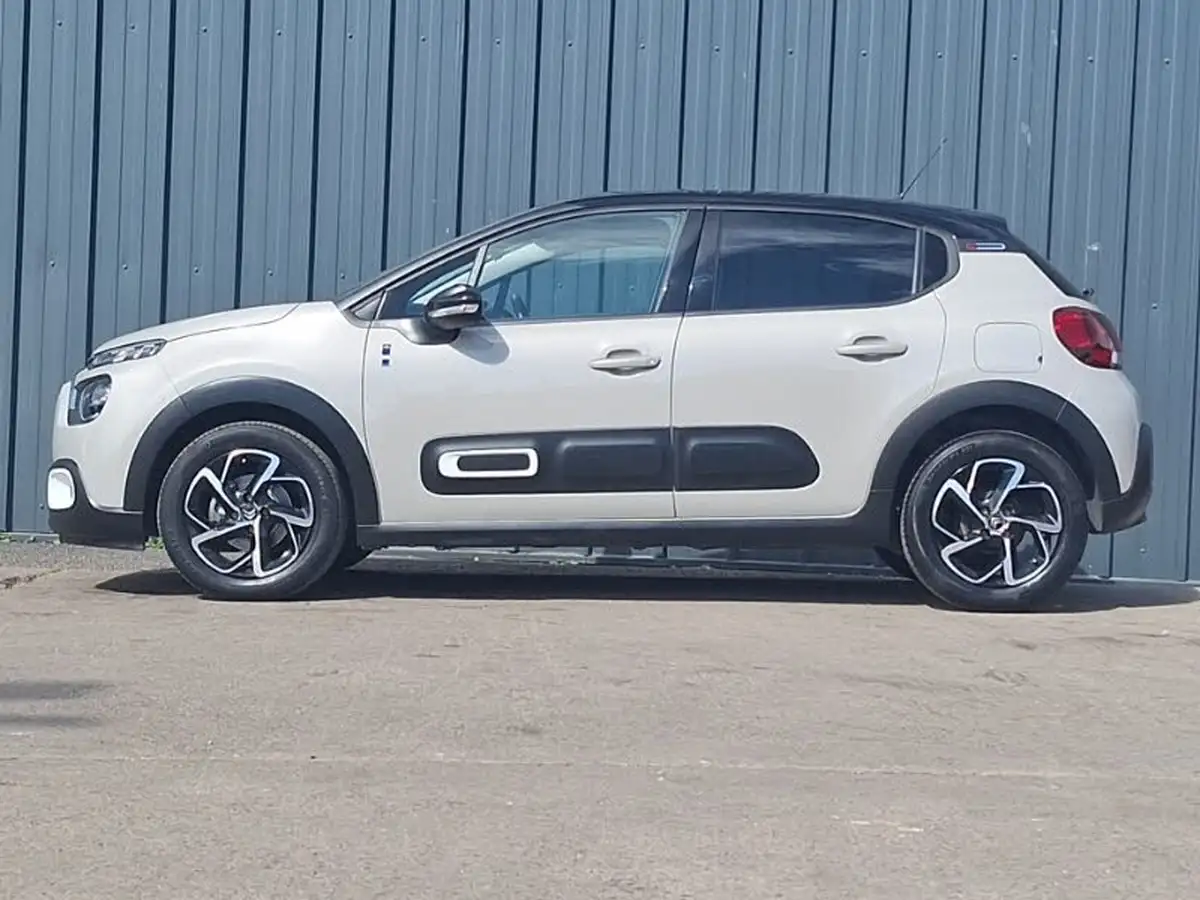2022-citroen-c3-12-puretech-saint-james-83ps-big-3