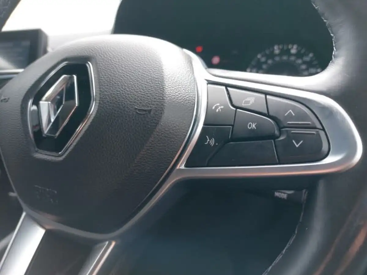 2020-renault-clio-10-sce-iconic-75bhp-big-17