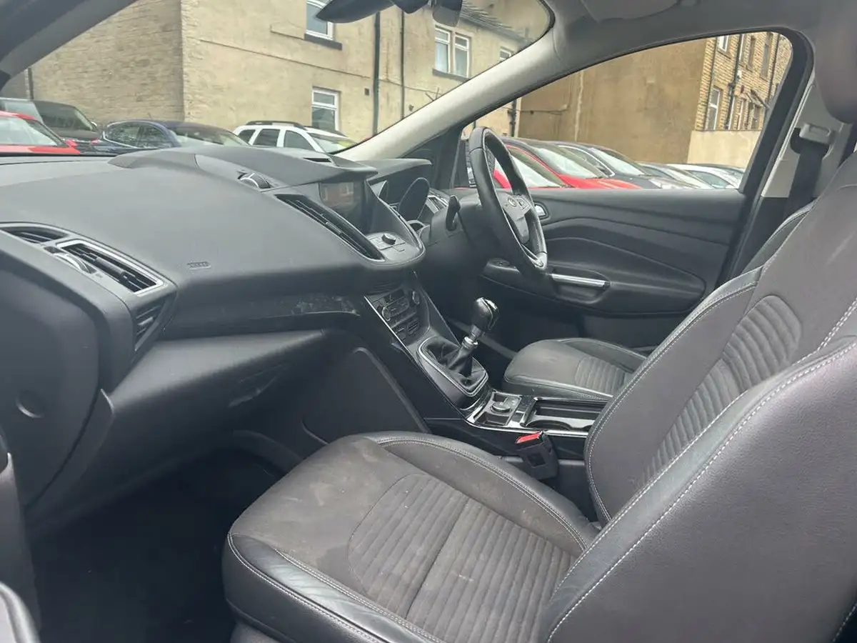 2017-ford-kuga-15t-titanium-150ps-big-15