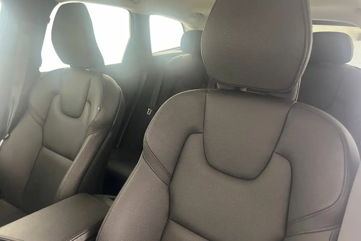 2021-volvo-xc60-20td-b4-momentum-awd-big-21