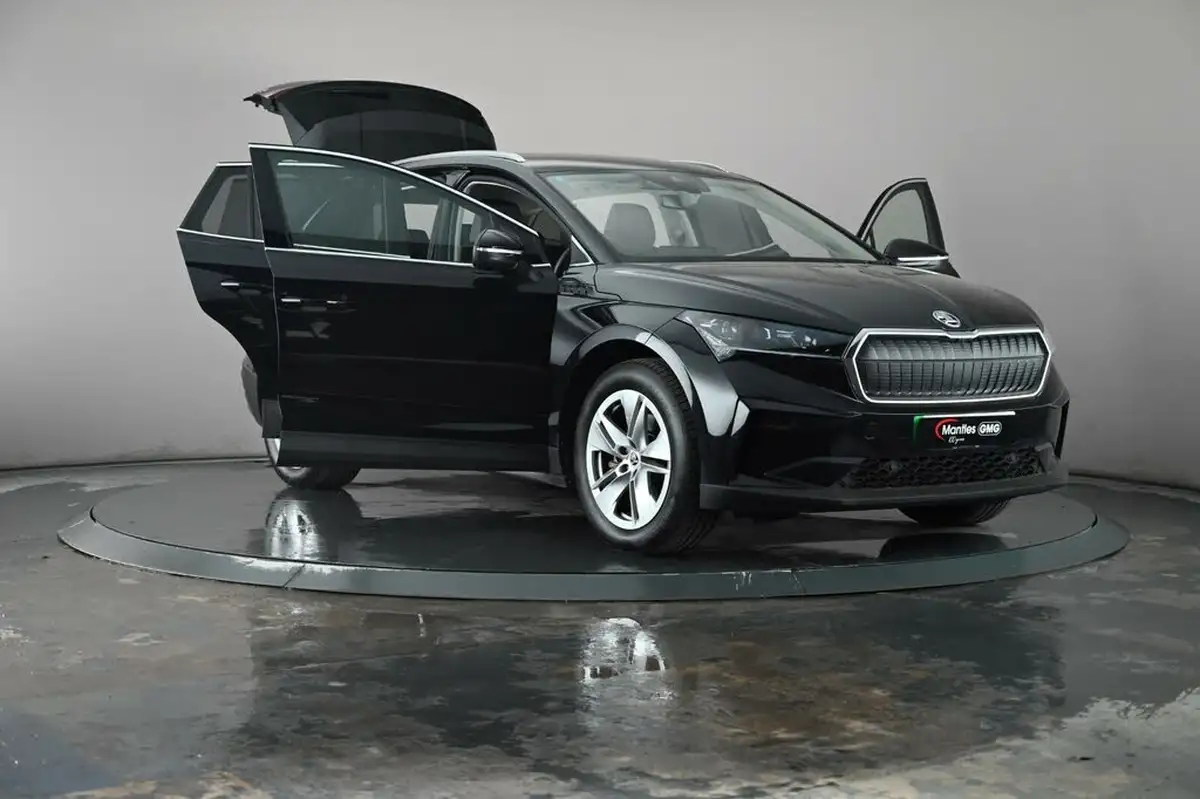 2023-skoda-enyaq-e-80-82-kwh-station-wagon-big-30