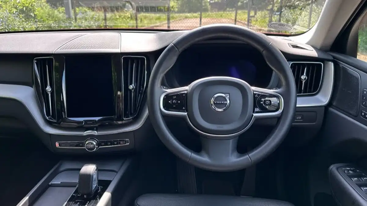 2022-volvo-xc60-20-b5-plus-big-9