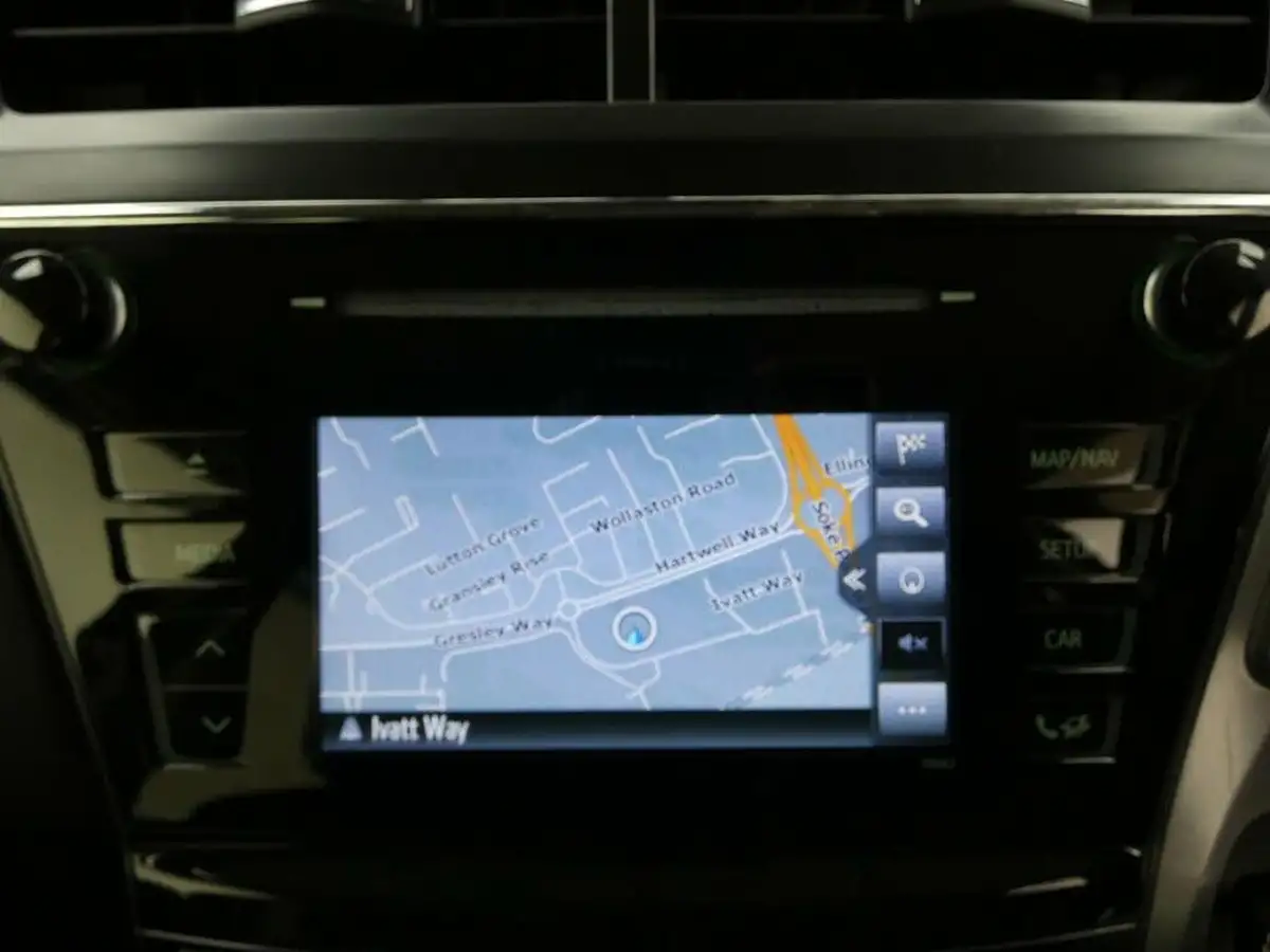 2019-toyota-prius-18-vvt-i-excel-big-10