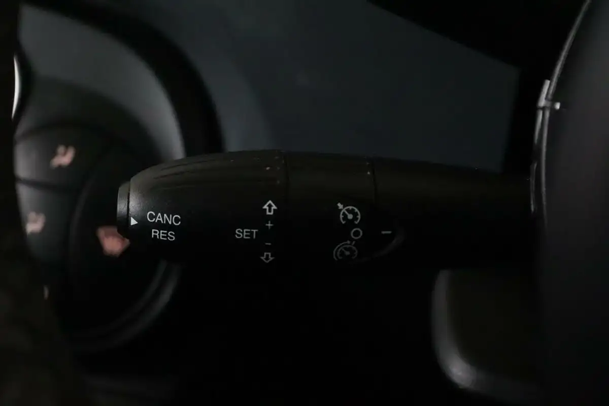2021-fiat-500-10-launch-edition-big-22