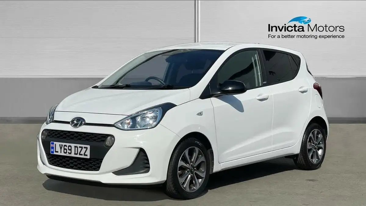 2019-hyundai-i10-10-play-big-6