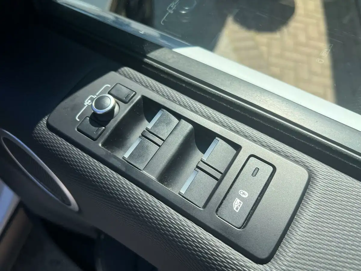 2021-land-rover-discovery-30-d250-r-dynamic-se-250ps-big-69