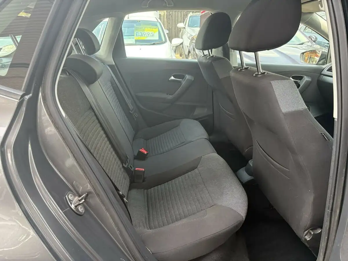 2010-volkswagen-polo-14-se-86ps-5d-dsg-big-10