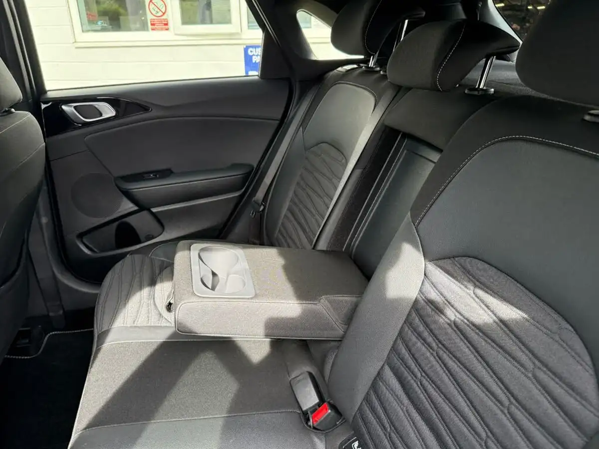 2023-kia-ceed-15-t-gdi-gt-line-158bhp-big-47