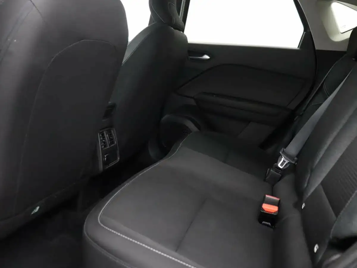 2021-renault-captur-13-tce-iconic-edition-big-10