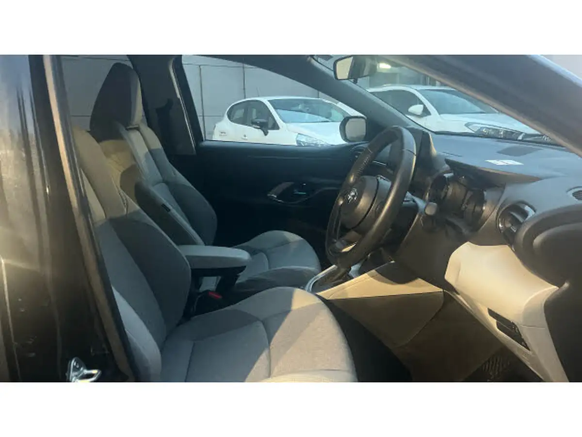 2022-toyota-yaris-cross-15-vvt-i-excel-city-packpan-roof-big-10