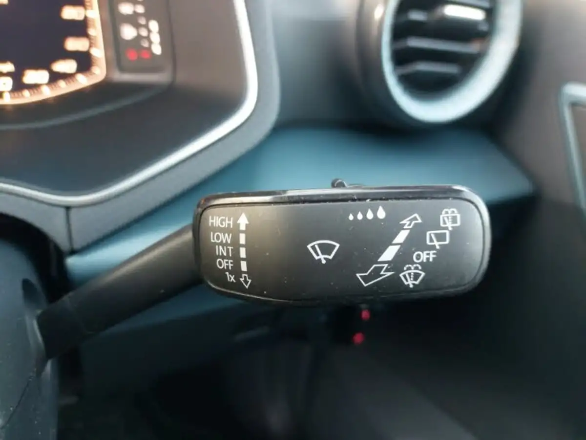 2022-seat-arona-10-tsi-xperience-lux-dsg-big-13