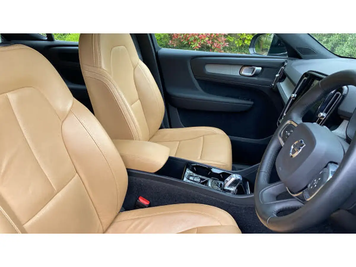 2020-volvo-xc40-20-b4-inscription-big-8