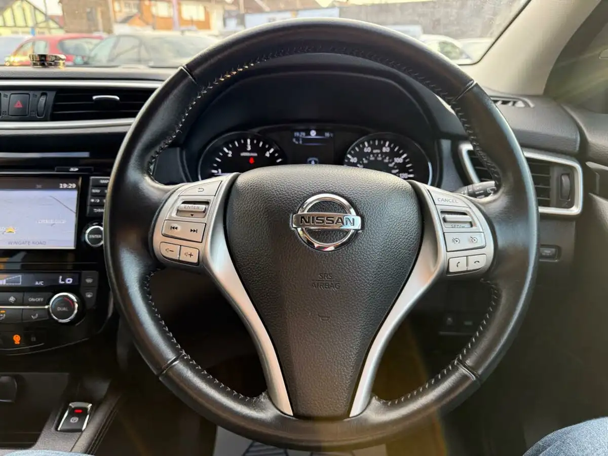 2015-nissan-qashqai-16-tekna-big-30
