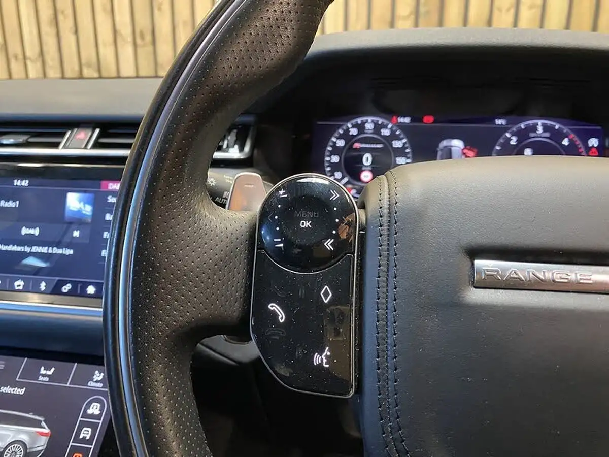 2019-land-rover-range-rover-velar-30-d300-r-dynamic-hse-big-29