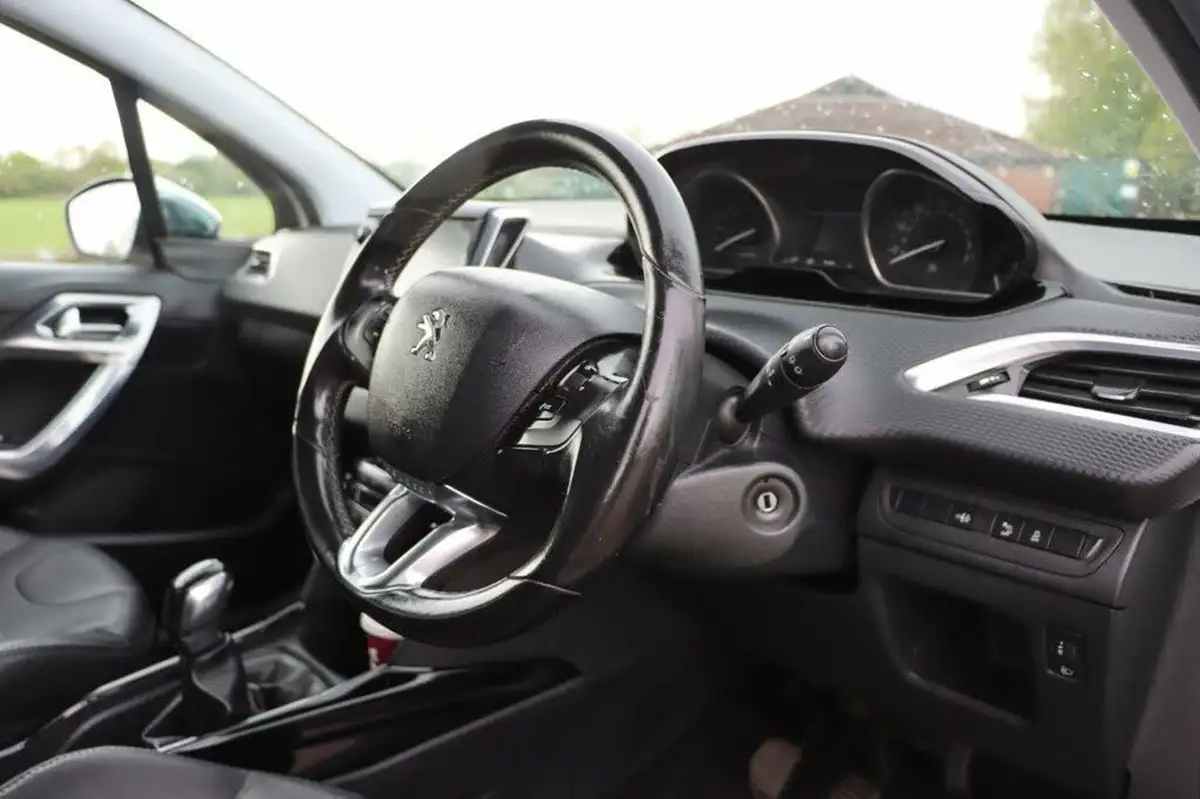 2015-peugeot-2008-crossover-12-puretech-allure-82bhp-big-11