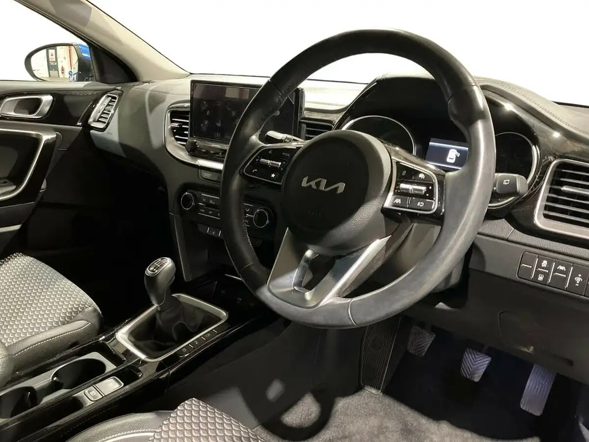 2022-kia-xceed-15-t-gdi-3-big-7