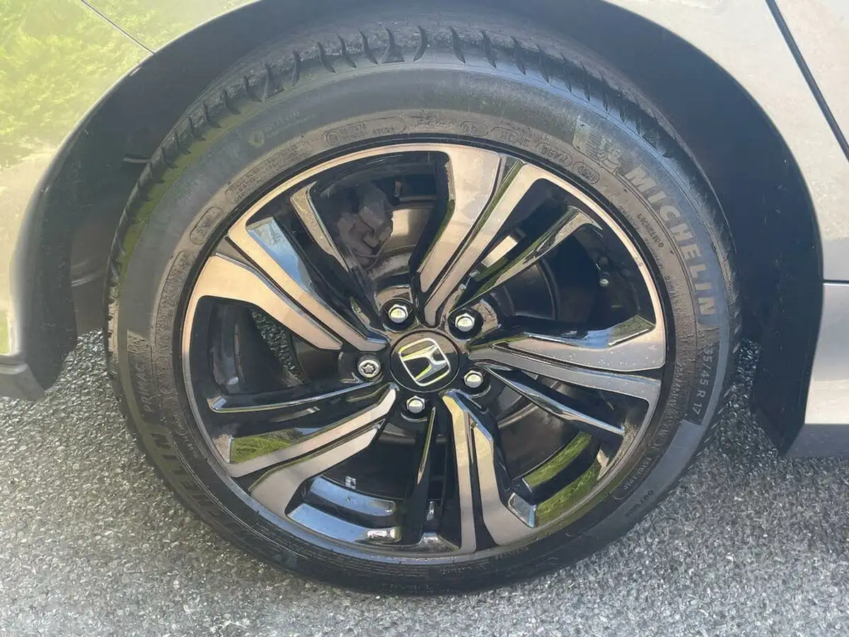 2018-honda-civic-15-vtec-turbo-prestige-cvt-big-17