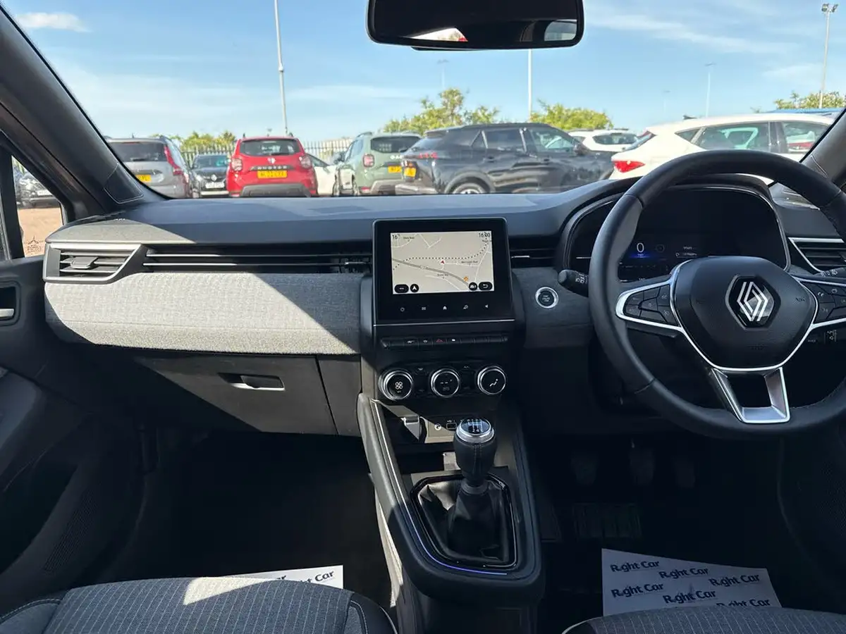 2024-renault-clio-10-tce-techno-big-7