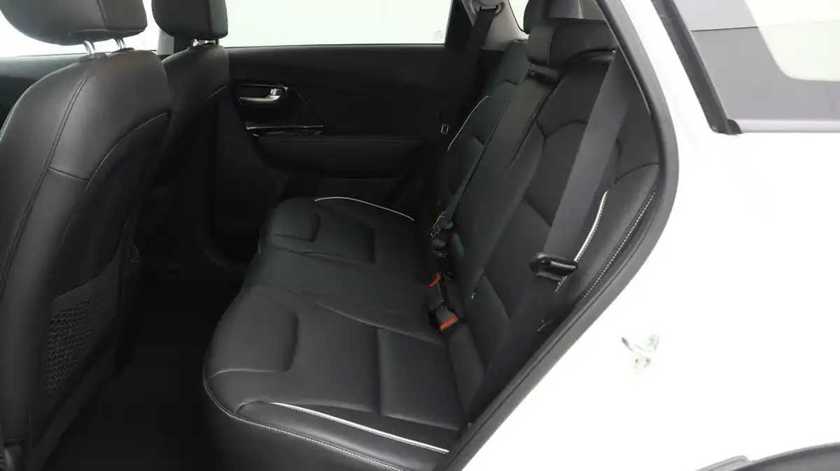 2020-kia-e-niro-ev-first-edition-big-13