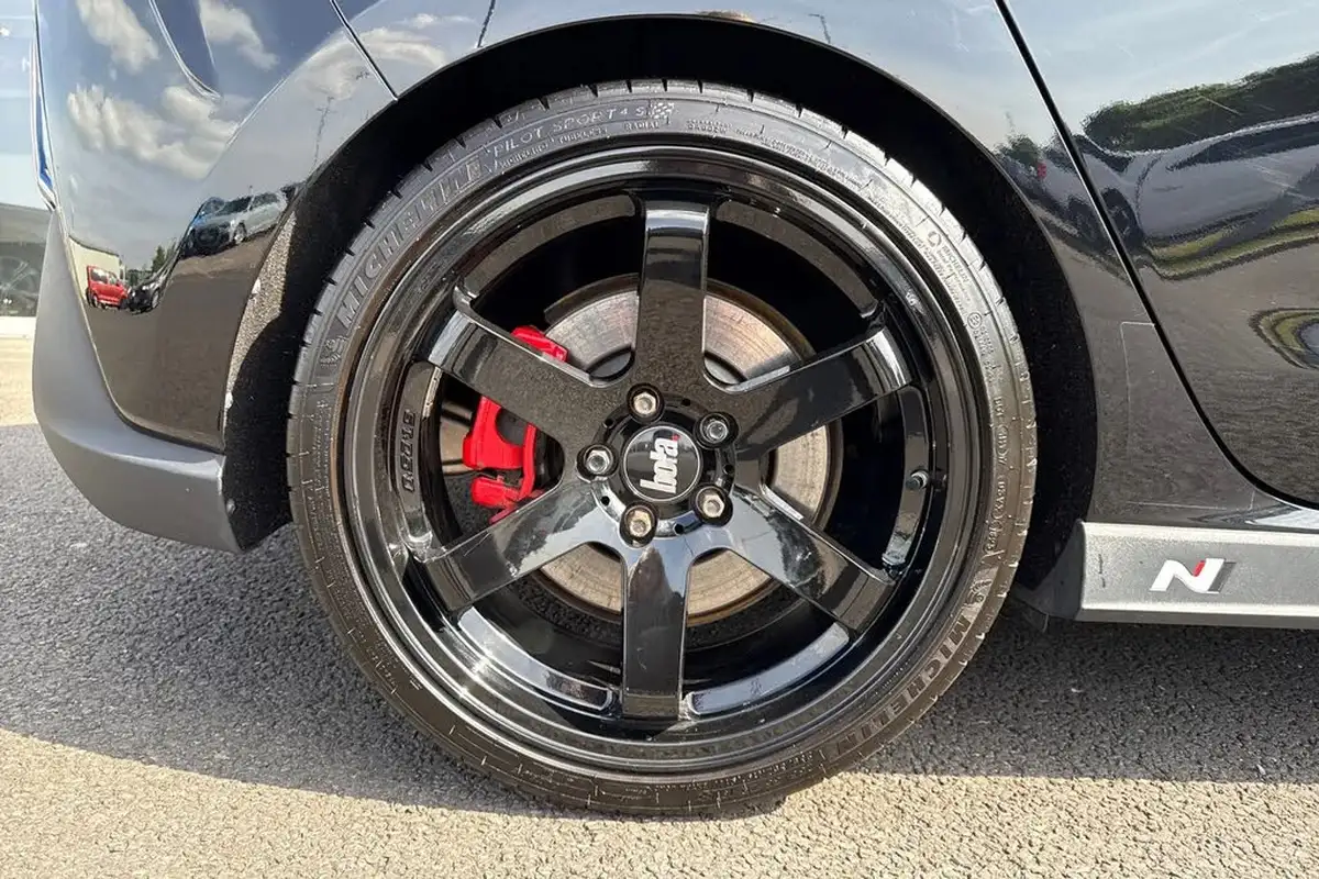 2018-hyundai-i30-n-20-t-gdi-n-performance-big-10