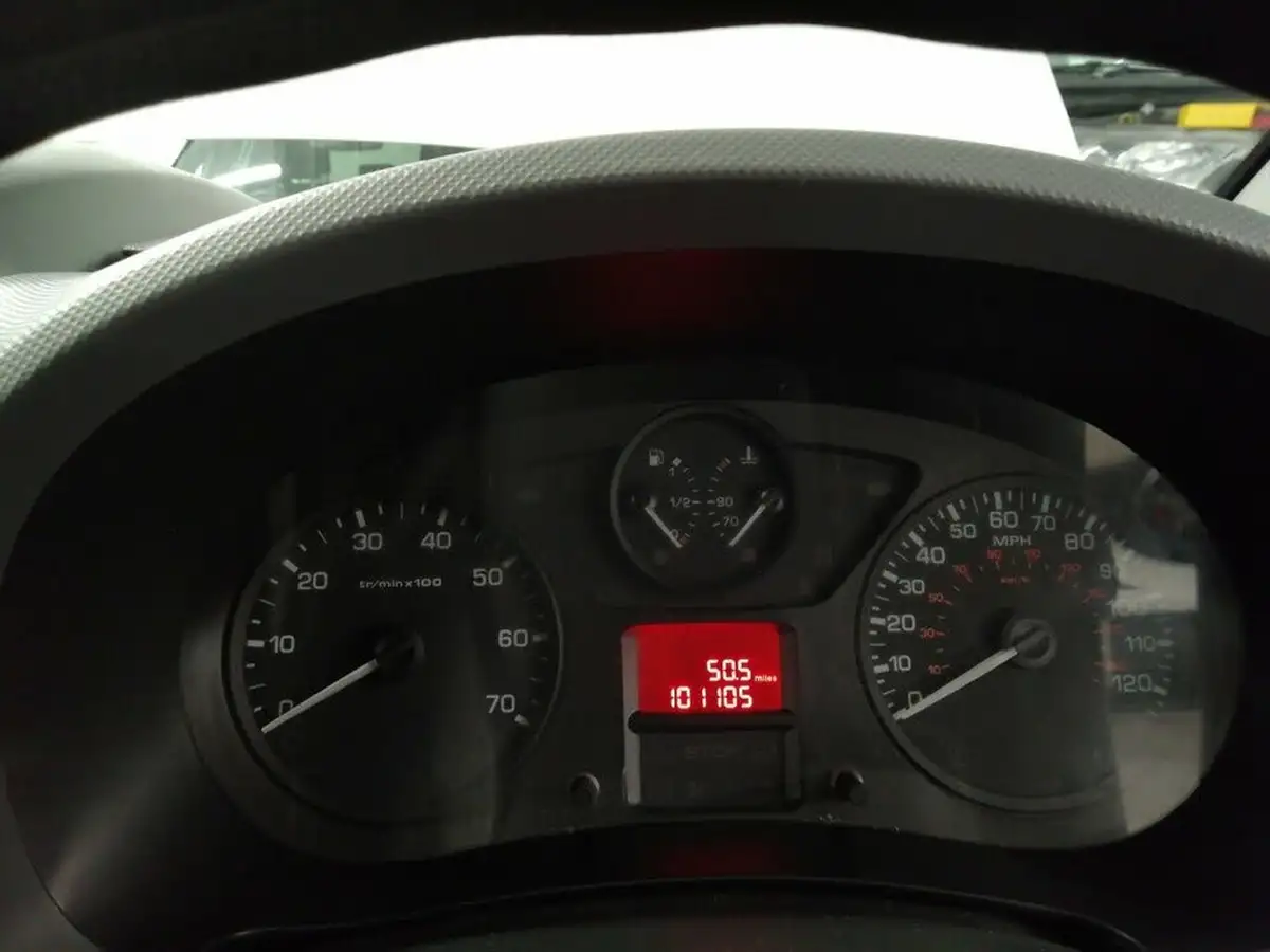 2018-peugeot-partner-16td-se-l1-stop-start-850-panel-big-46