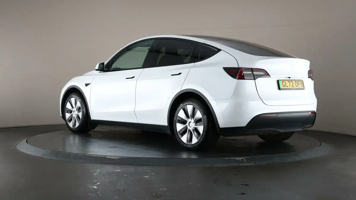 2022-tesla-model-y-e-rwd-big-72