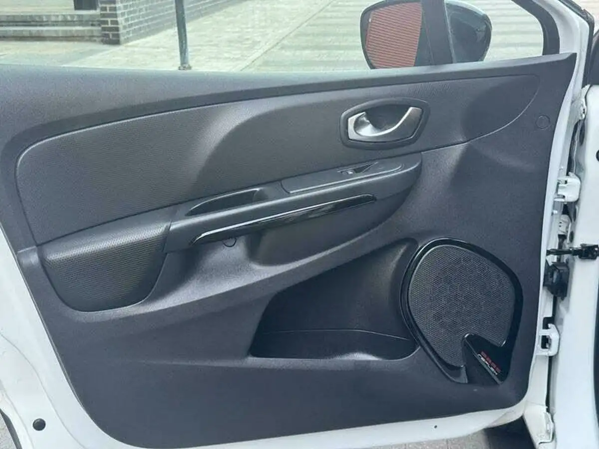 2016-renault-clio-15dci-dynamique-s-nav-90bhp-ss-energy-big-16
