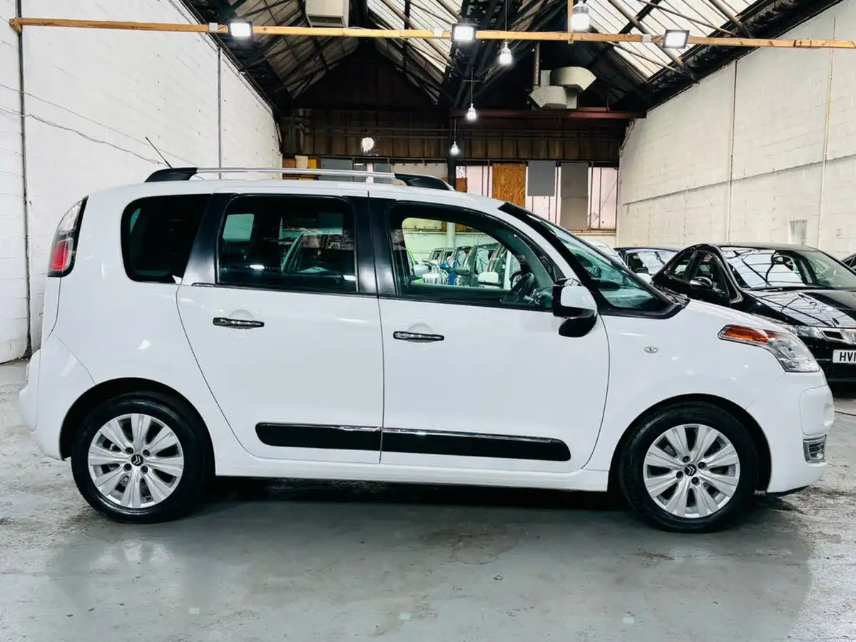 2012-citroen-c3-picasso-16-exclusive-egs6-big-5