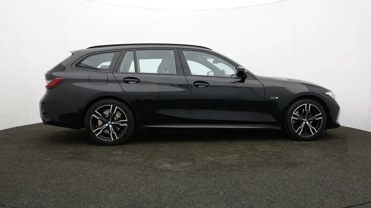 2022-bmw-3-series-20-330e-m-sport-touring-5d-big-35