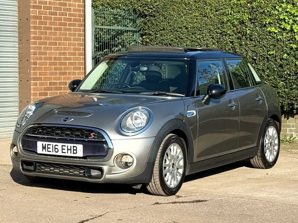 2016-mini-cooper-20-cooper-s-ss-hatchback-5d-big-12