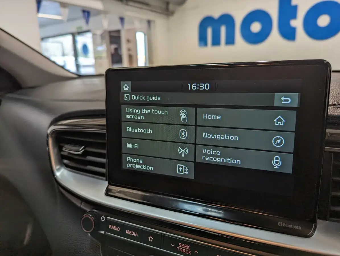 2019-kia-ceed-10-t-gdi-3-hatchback-big-23