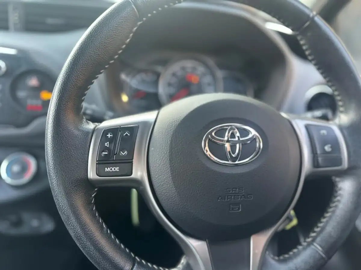 2015-toyota-yaris-10-icon-3d-big-12
