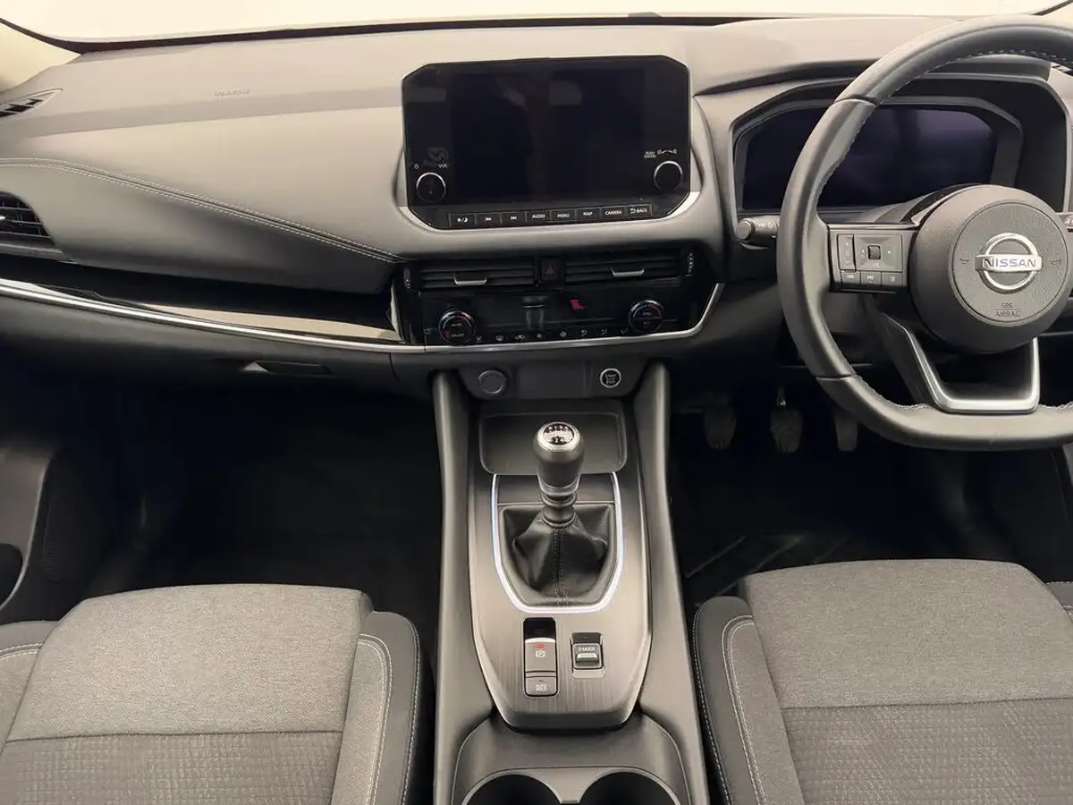 2022-nissan-qashqai-13-dig-t-n-connecta-140ps-big-2