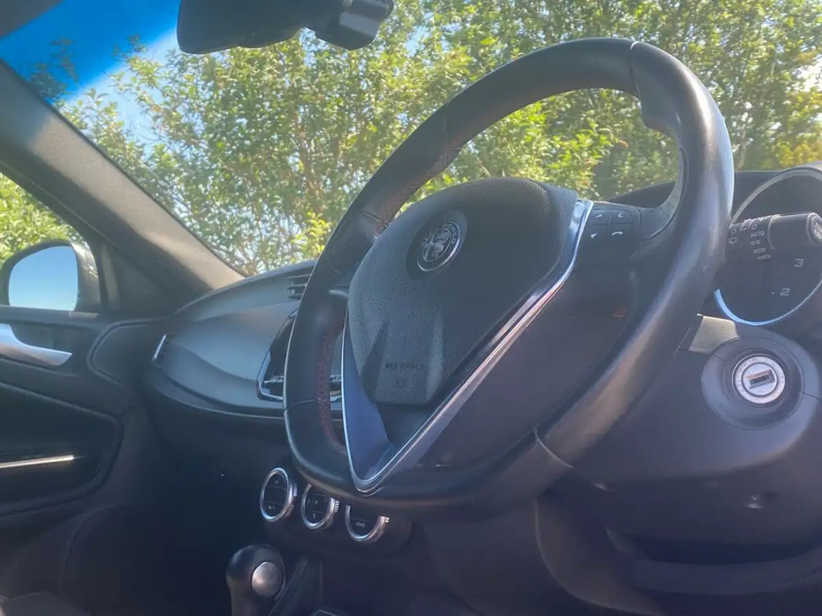 2020-alfa-romeo-giulietta-20jtdm-2-veloce-big-31