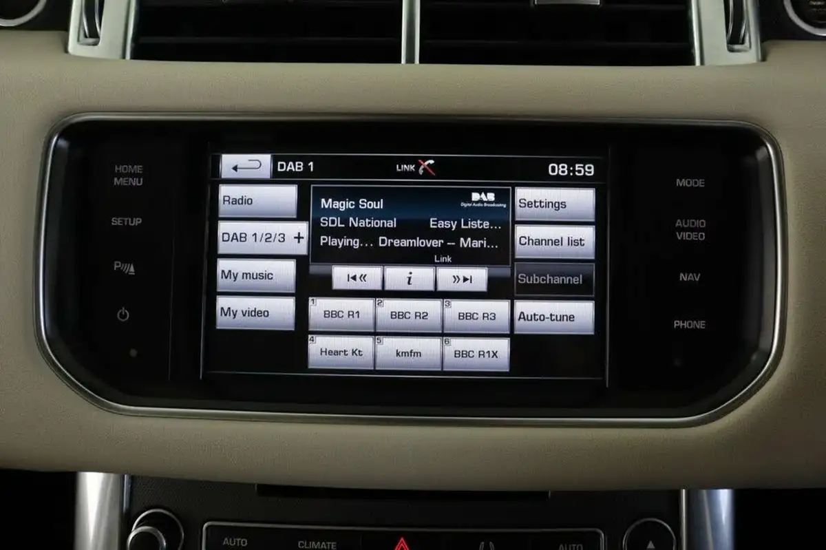 2014-land-rover-range-rover-sport-30-sd-v6-hse-dynamic-big-28