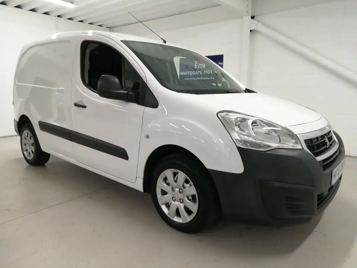 2018-peugeot-partner-16td-se-l1-stop-start-850-panel-big-18