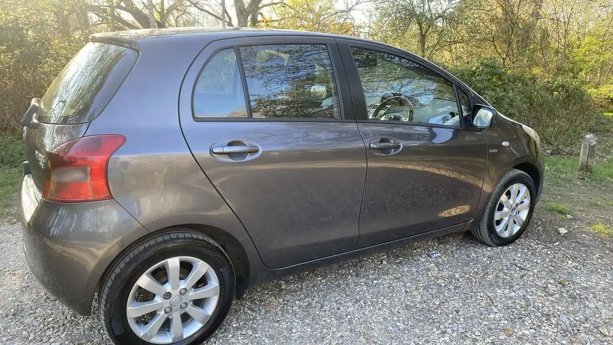 2008-toyota-yaris-14td-tr-d-4d-5d-mmt-big-13