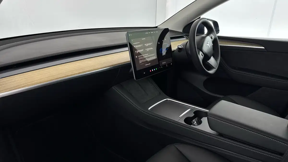 2023-tesla-model-y-e-rwd-big-8