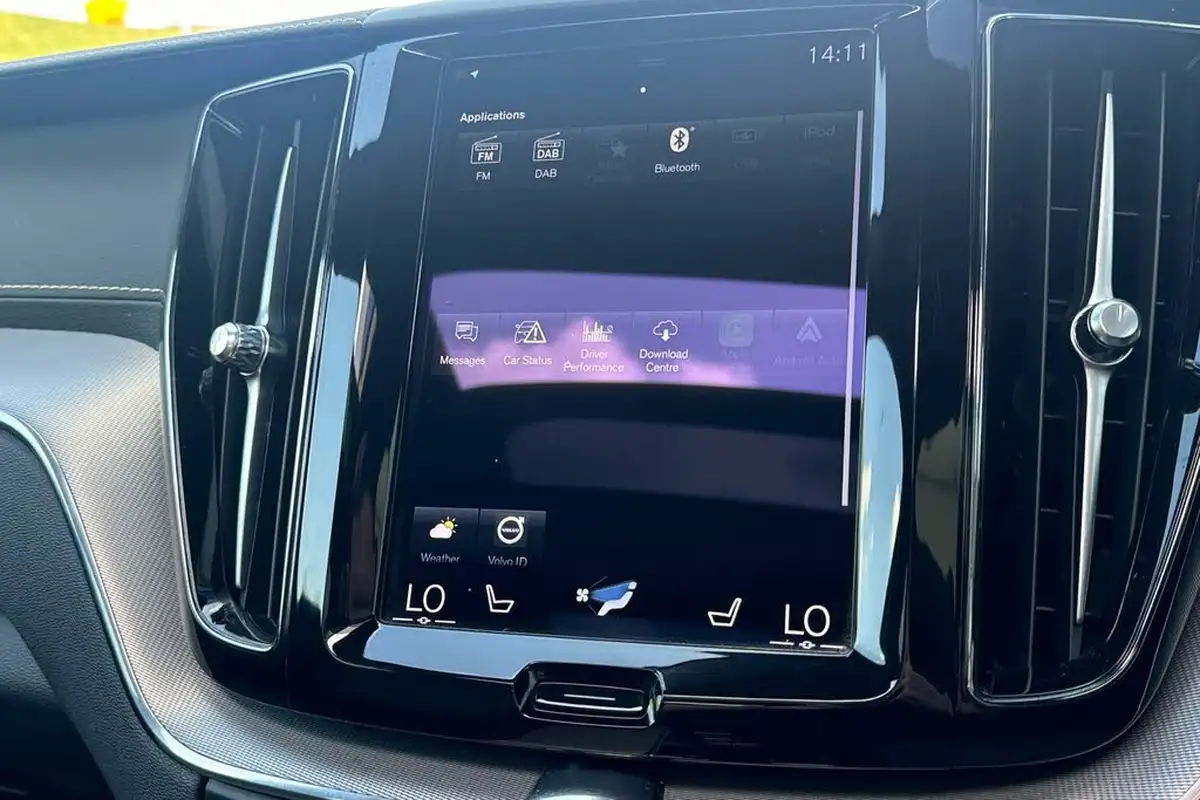 2021-volvo-xc60-20-b5-r-design-pro-awd-big-24