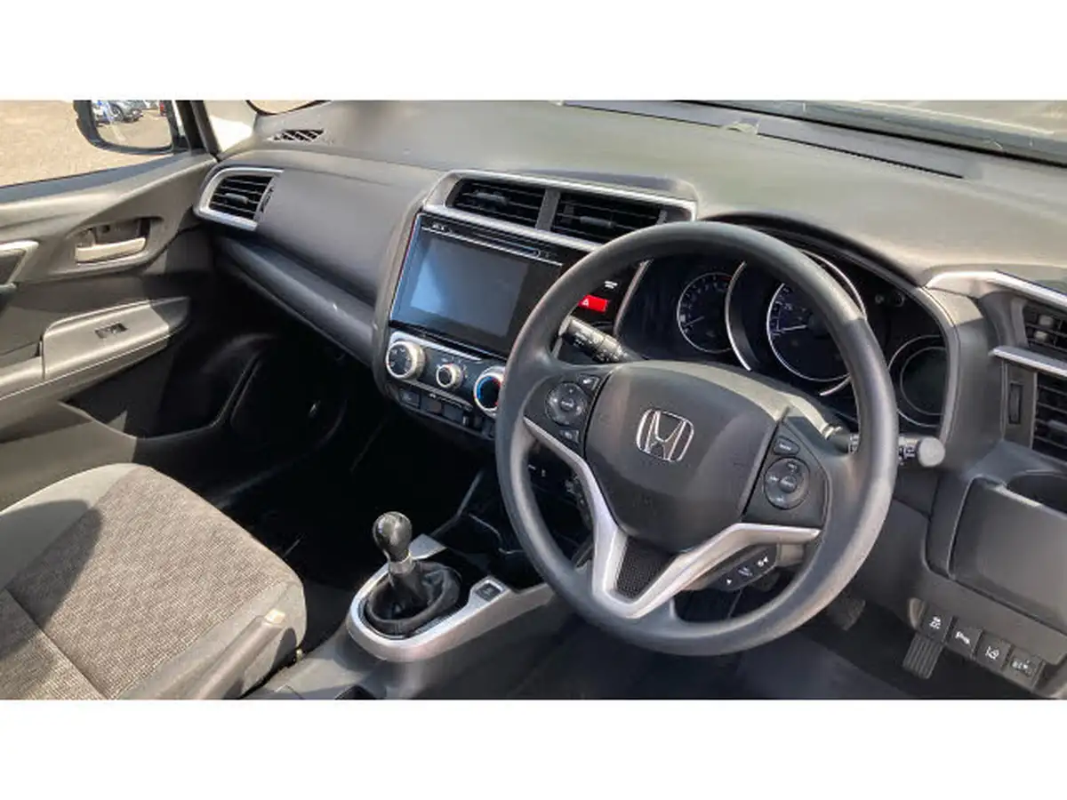 2015-honda-jazz-13-i-vtec-se-big-13
