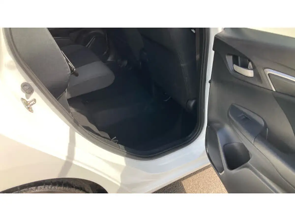 2015-honda-jazz-13-i-vtec-se-big-37