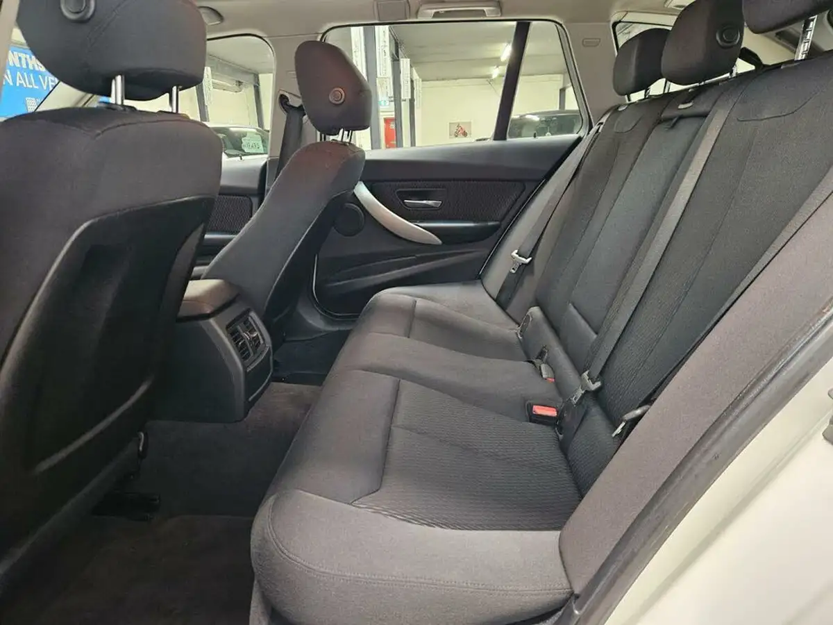 2014-bmw-3-series-20td-318d-se-touring-5d-big-24