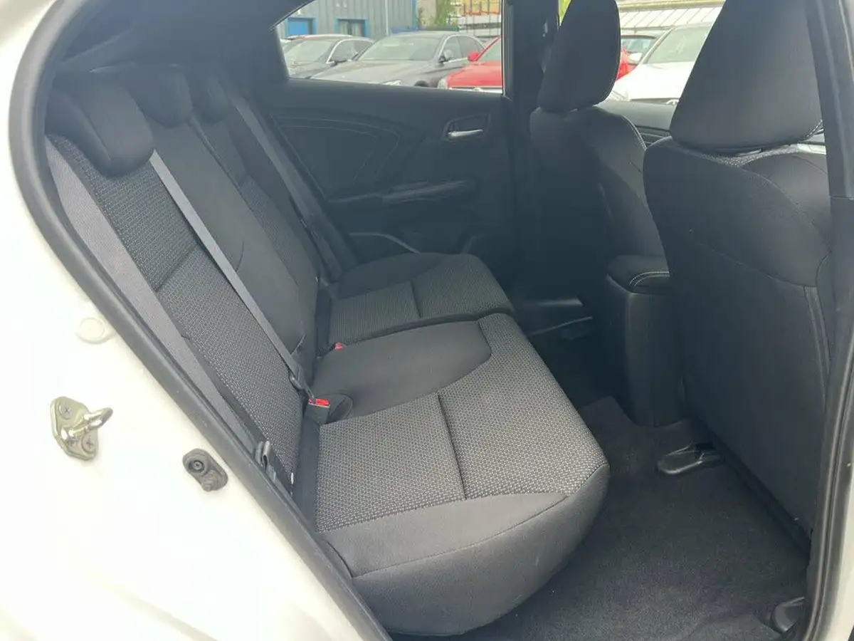2016-honda-civic-18-sport-honda-connect-dasp-big-16
