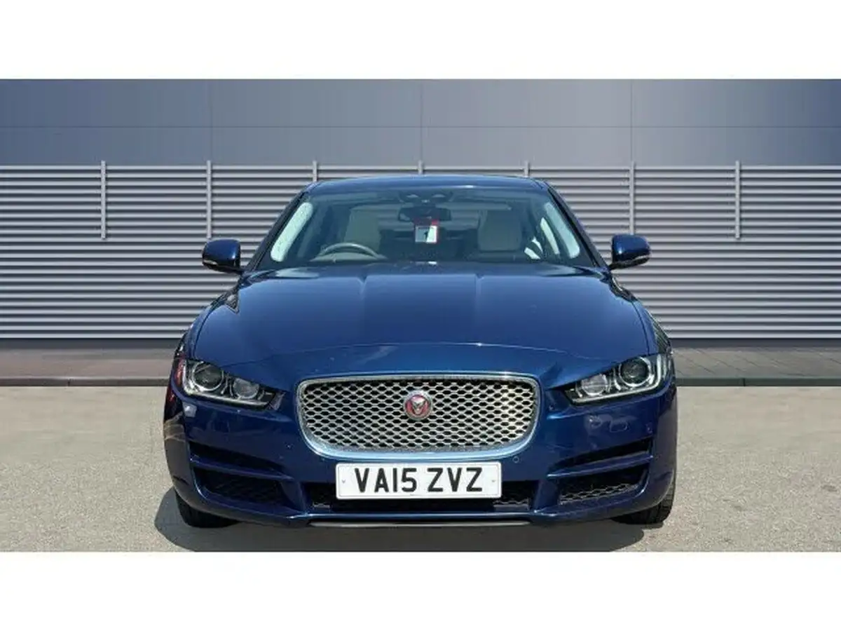 2015-jaguar-xe-20-portfolio-big-2