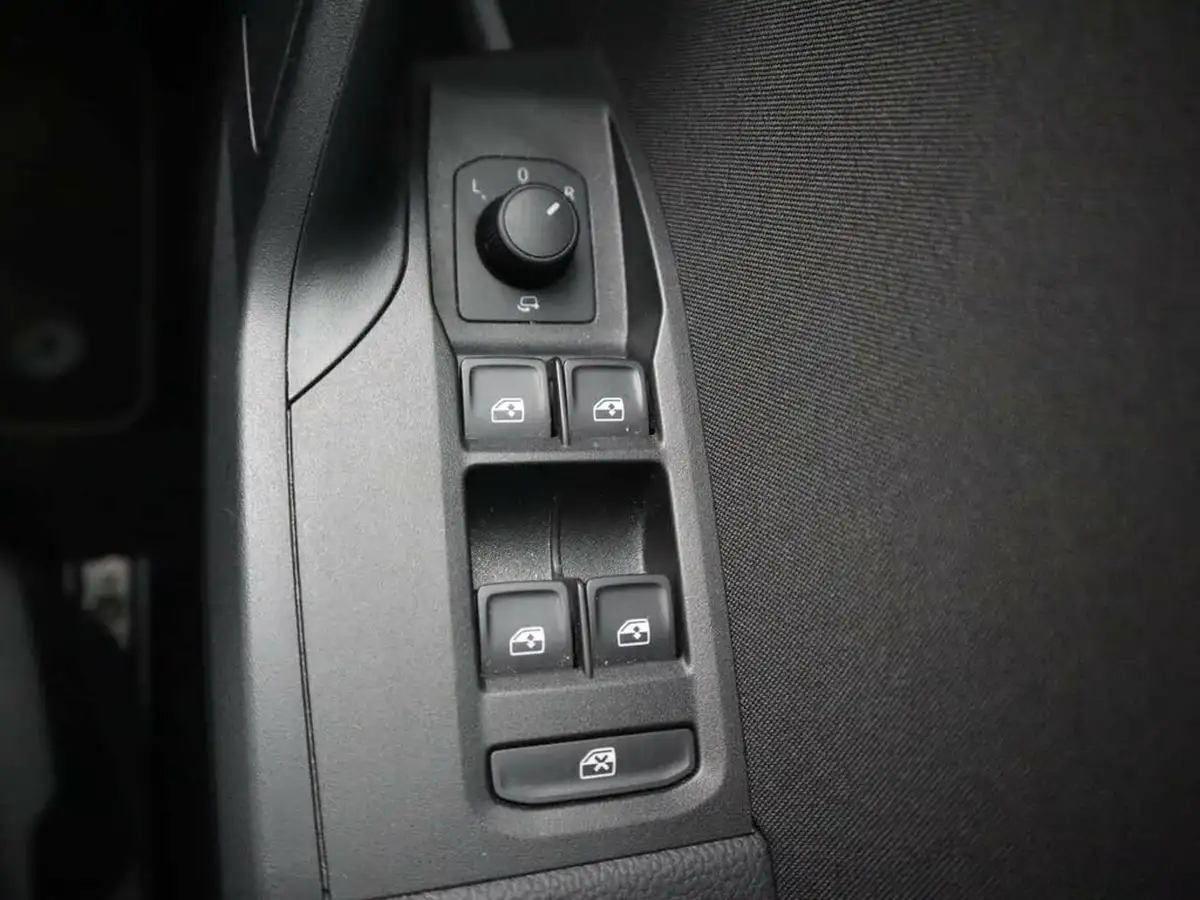 2021-seat-arona-10-tsi-fr-red-edition-big-35