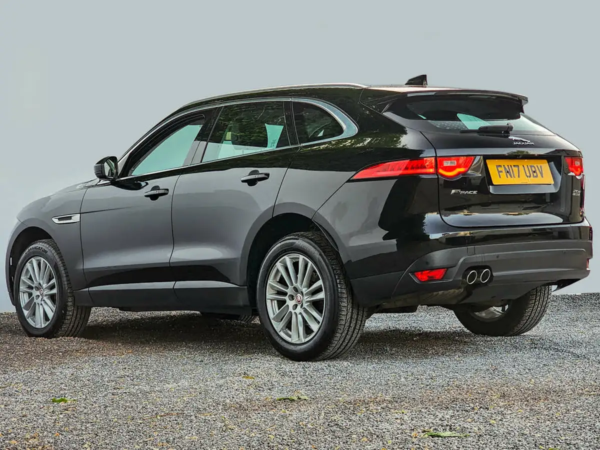 2017-jaguar-f-pace-20-i4d-portfolio-180ps-awd-auto-big-17