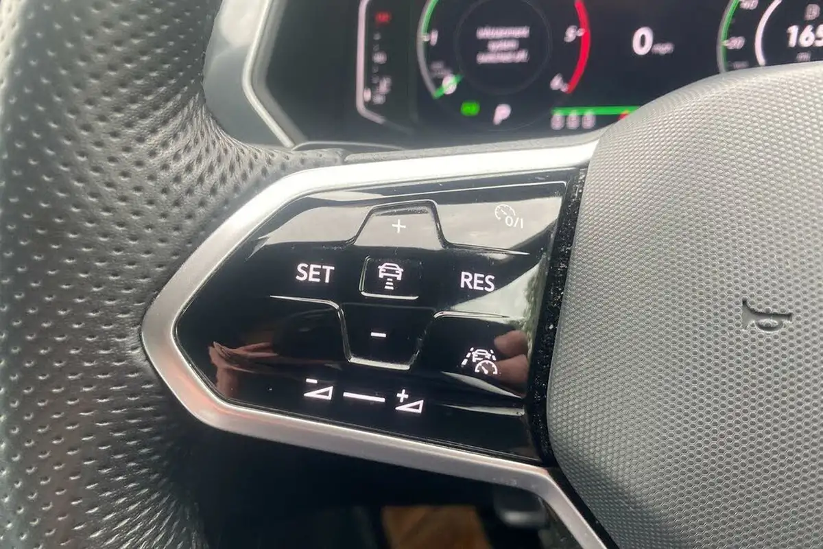 2023-volkswagen-tiguan-20tdi-r-line-edition-big-14